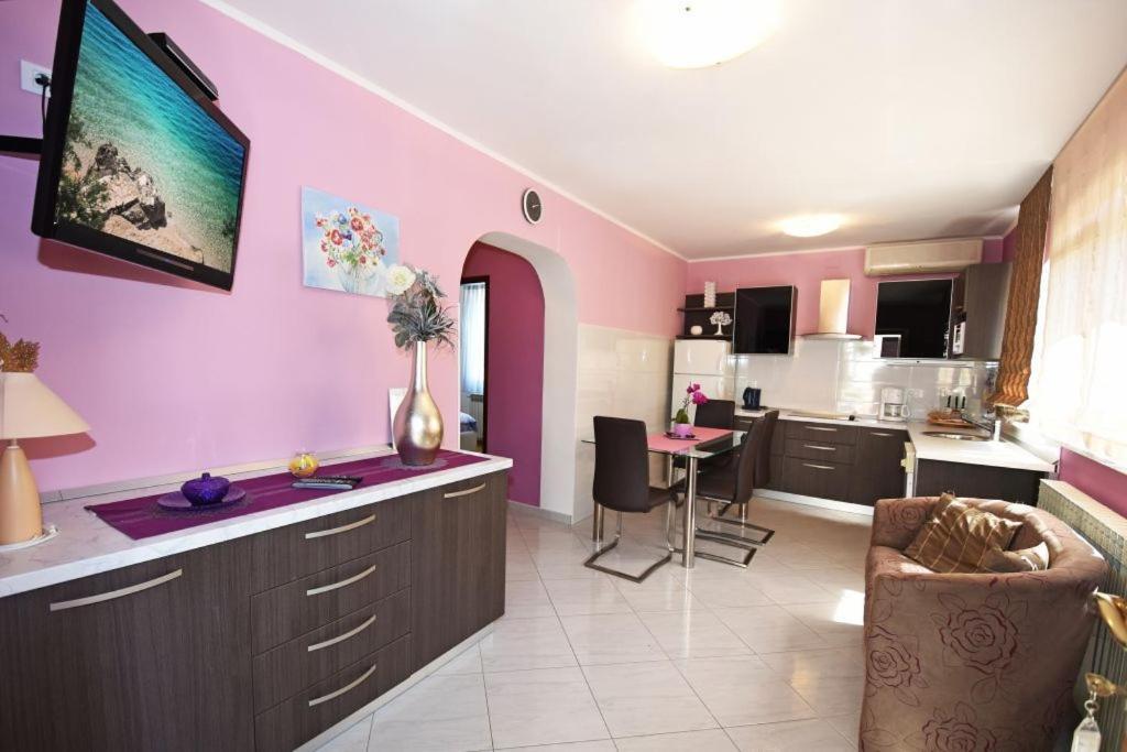Apartments And Rooms Branka Novigrad  Bagian luar foto
