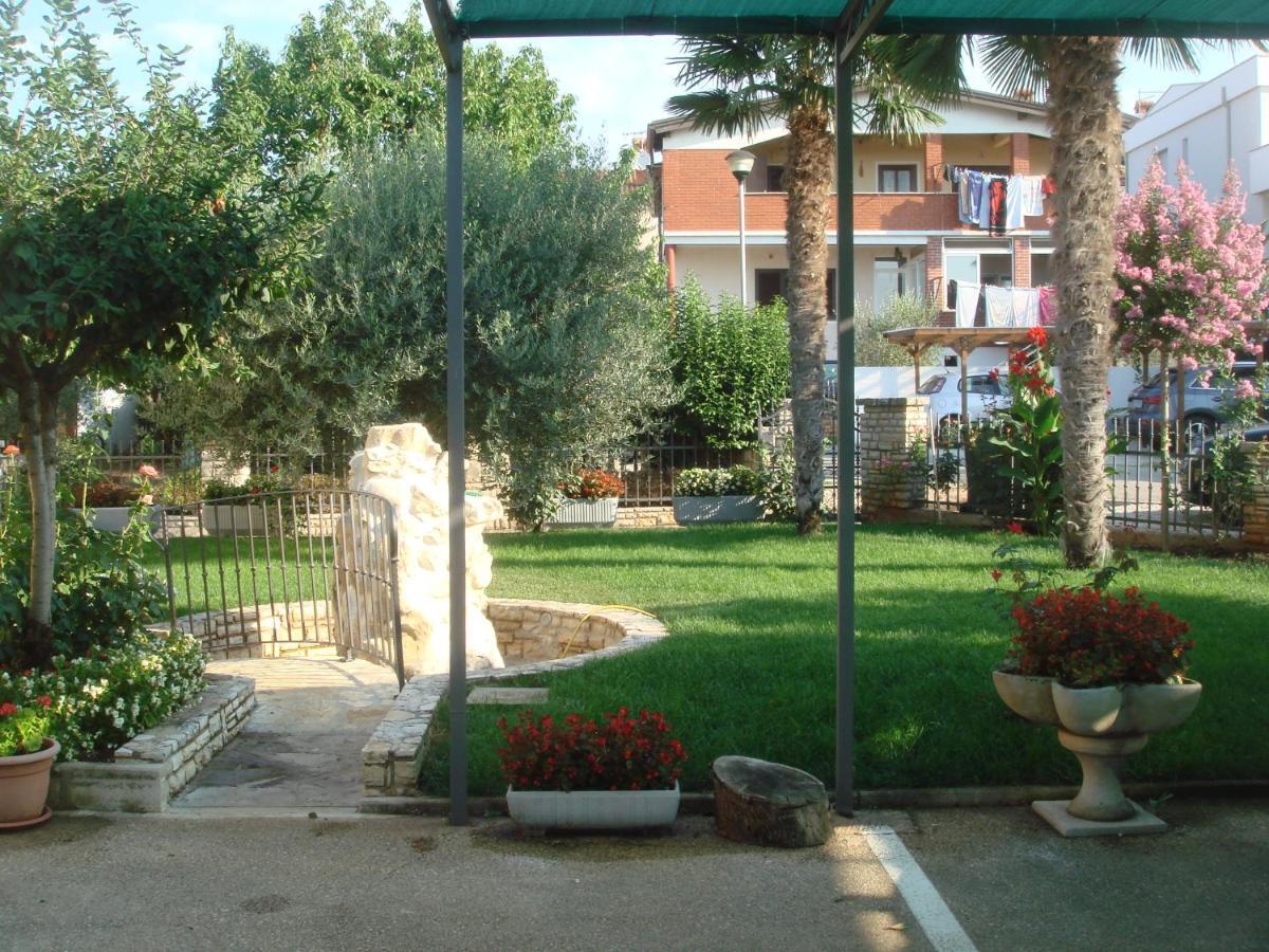 Apartments And Rooms Branka Novigrad  Bagian luar foto
