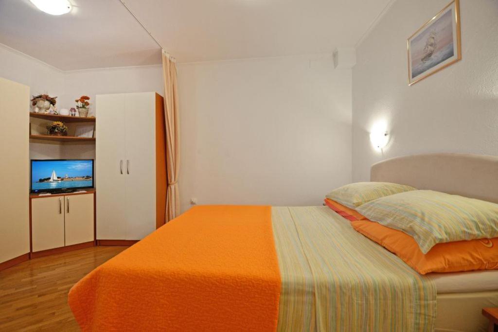 Apartments And Rooms Branka Novigrad  Bagian luar foto